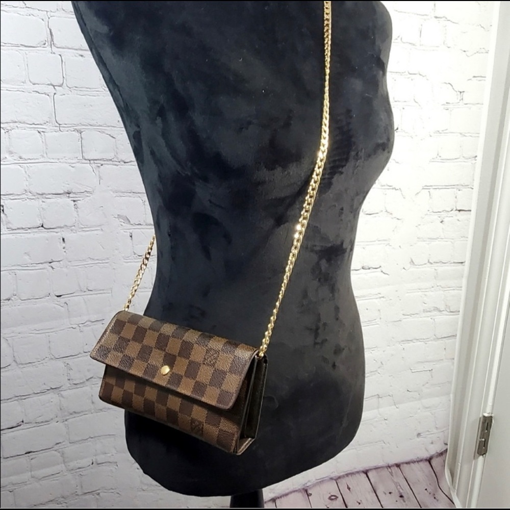 - Authentic Luis Vuitton Damier Ebene long wallet crossbody